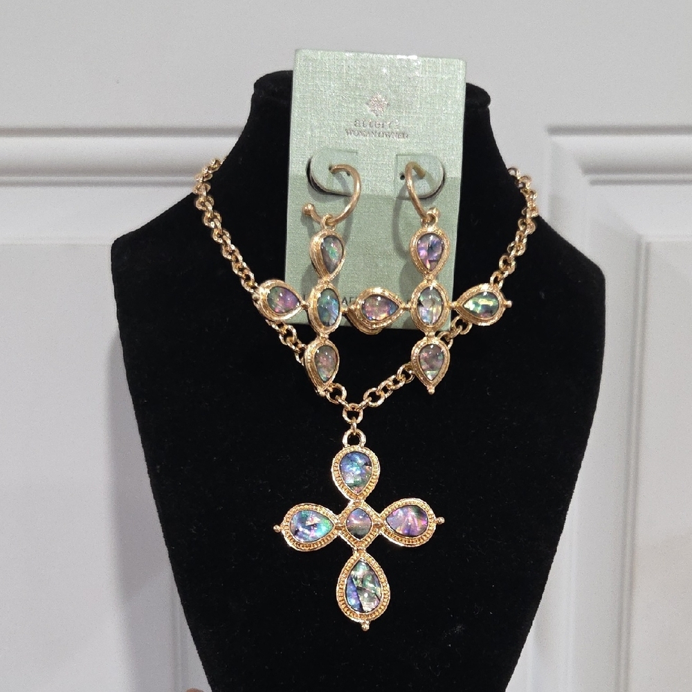 💛▪️ATTERRI ▪️ Multicolor cross Pendant Necklace and Earring Set